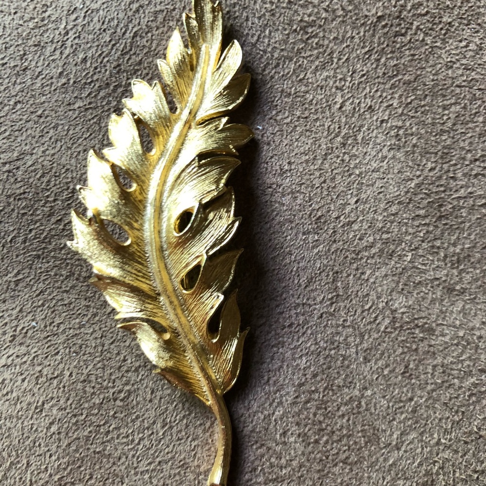Signed vintage Coro brooch